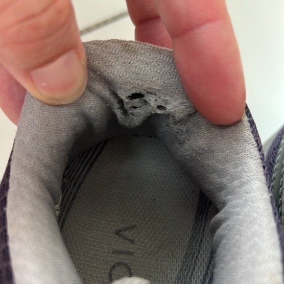 VIONIC sneakers - Picture 6 of 10